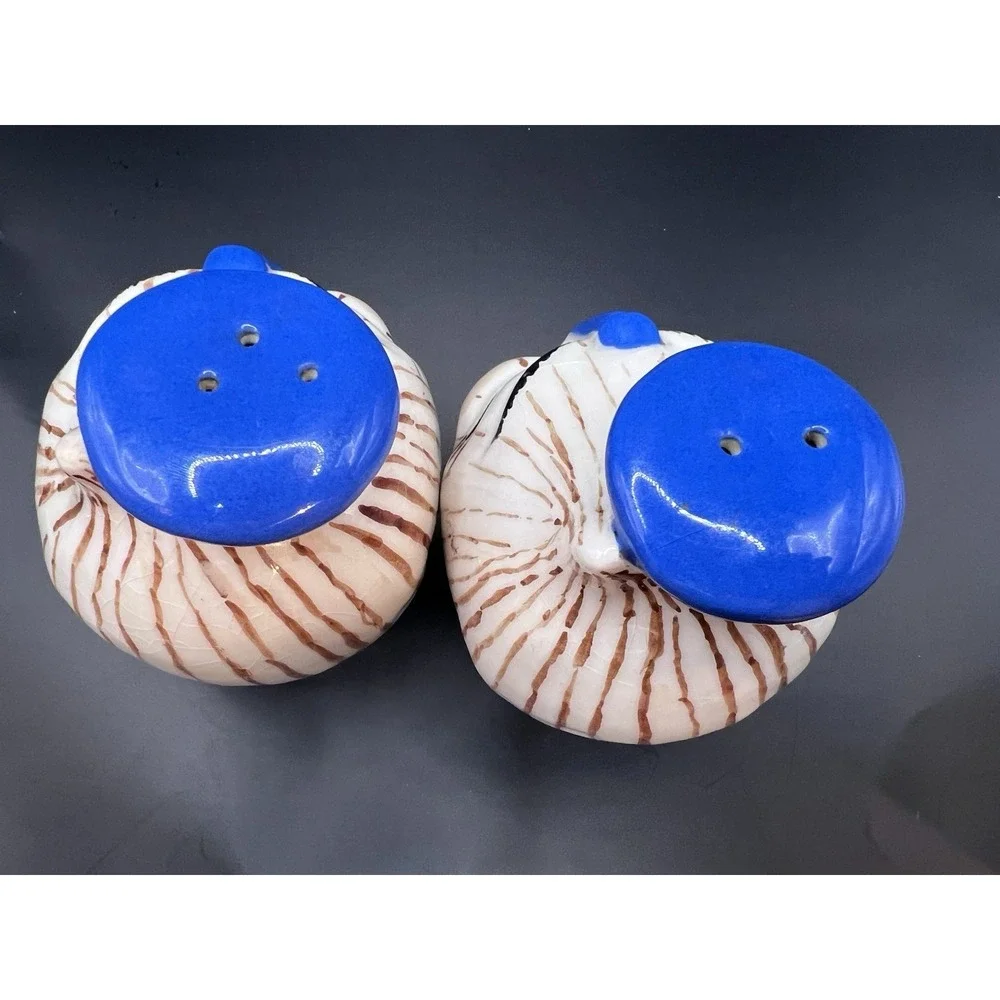 Vtg ceramic‎ salt and pepper shakers onion Garlic anthropomorphic Blue Kitschy
